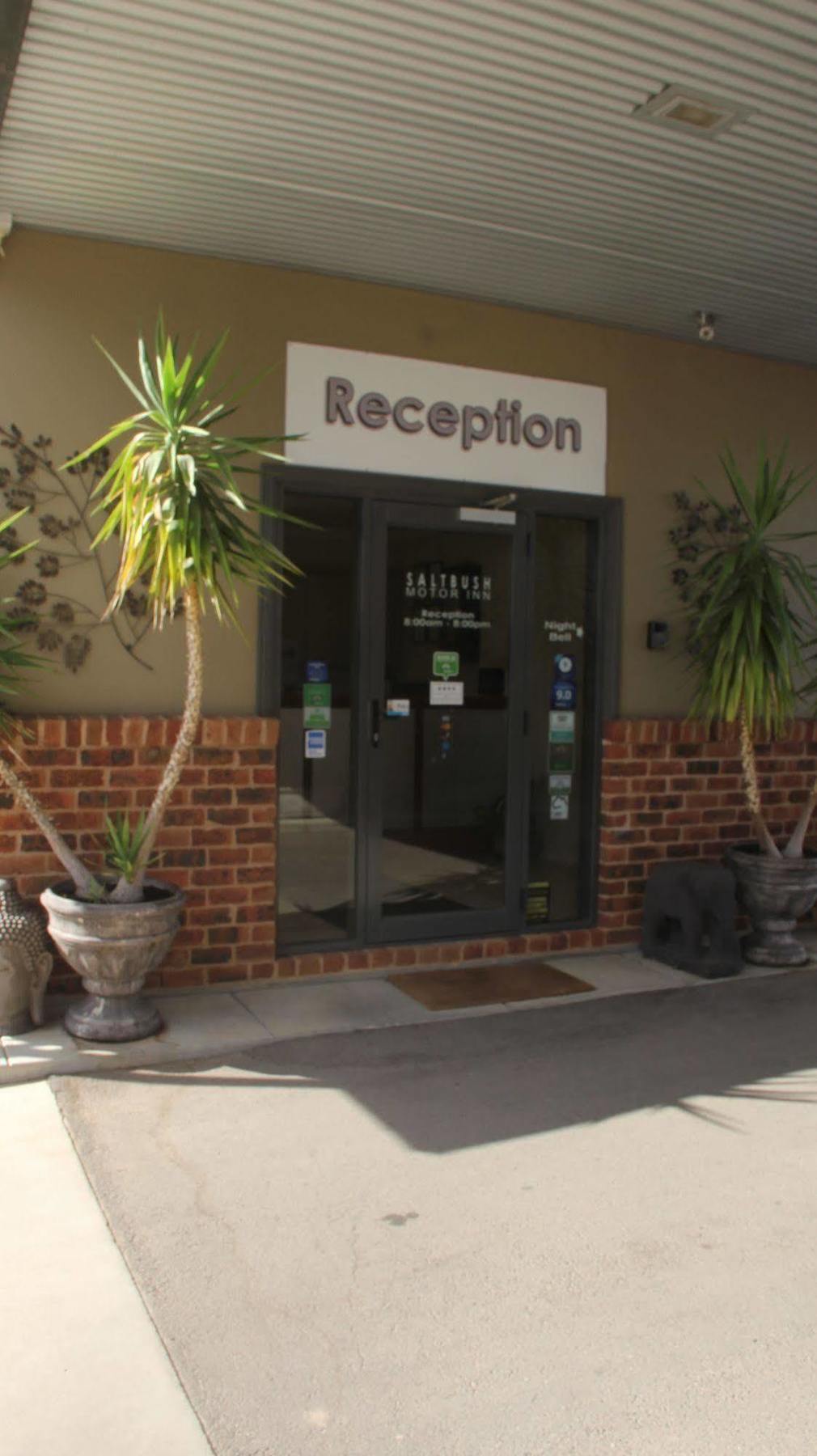 The Saltbush Motor Inn Гей Екстер'єр фото